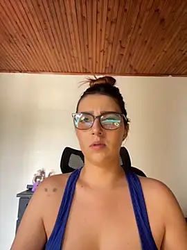 Snapshot of CoraVibes chatting on October 2025 08:07:02 PM CoraVibes online show from October 2025 08:07:02 PM