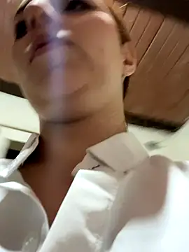 Snapshot of CoraVibes chatting on October 2025 11:44:02 AM CoraVibes online show from October 2025 11:44:02 AM