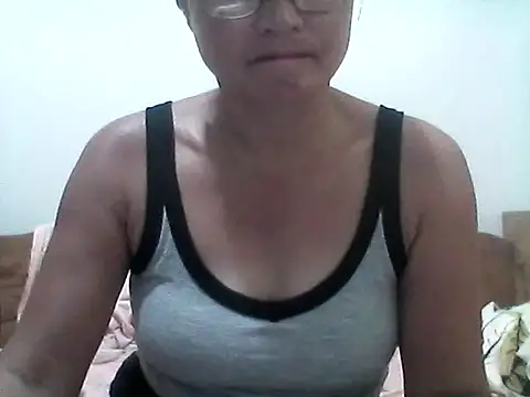 Snapshot of nathalie0045 chatting on April 2026 05:08:02 AM nathalie0045 online show from April 2026 05:08:02 AM