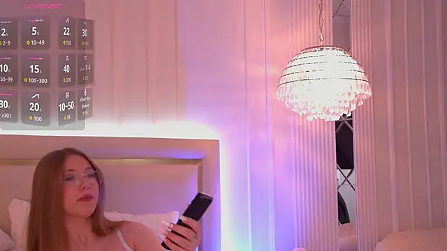 Snapshot of RemyLoon chatting on November 2025 03:11:01 PM RemyLoon online show from November 2025 03:11:01 PM