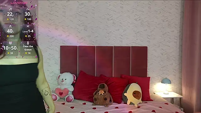 CoralineSky online show from September 2025 08:42:01 PM