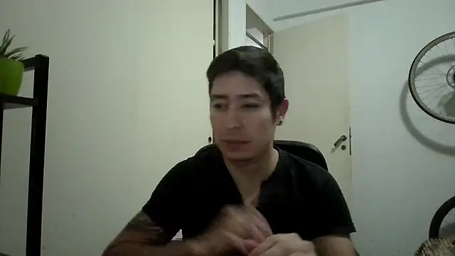 Snapshot of 9999Alez chatting on May 2026 02:51:02 AM 9999Alez online show from May 2026 02:51:02 AM