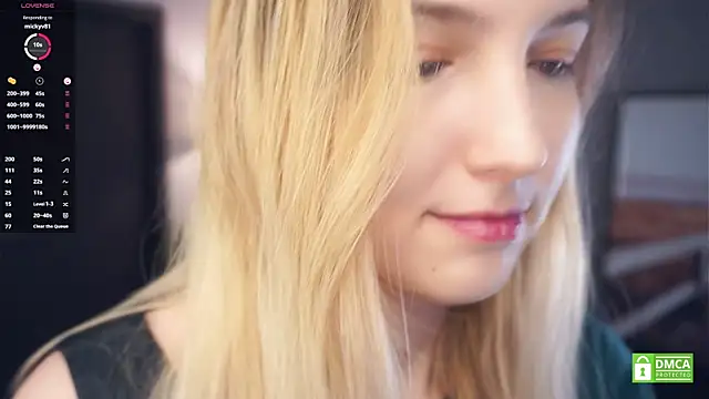 HongTomczak online show from October 2025 08:13:01 AM