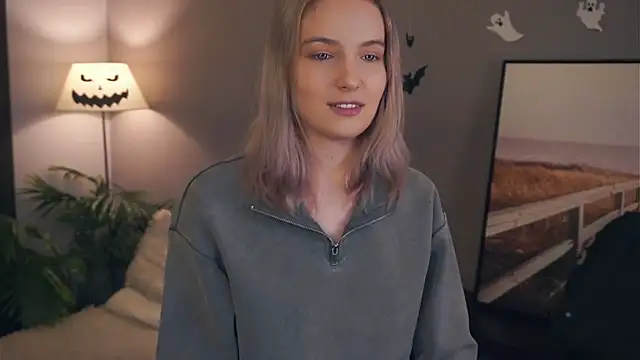 HongTomczak online show from November 2025 07:31:01 AM