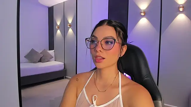 emily tolson online show from May 2026 07:55:02 PM