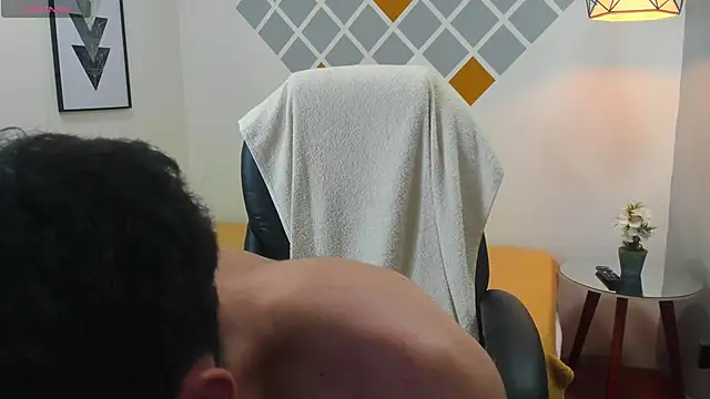 whitebull2606 online show from October 2025 12:32:01 AM