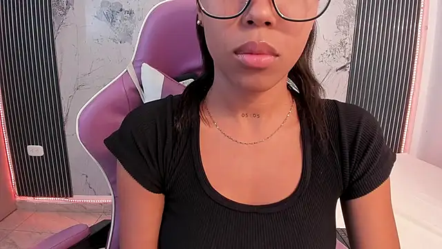Mia Duarte1 online show from June 2026 07:18:02 PM