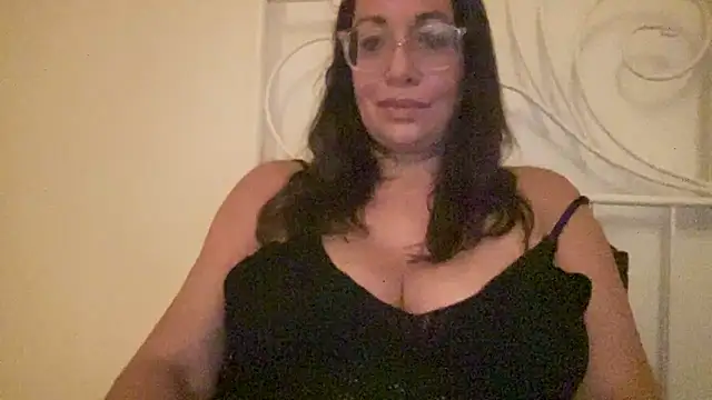 Snapshot of RosaFreya chatting on July 2026 03:46:02 AM RosaFreya online show from July 2026 03:46:02 AM
