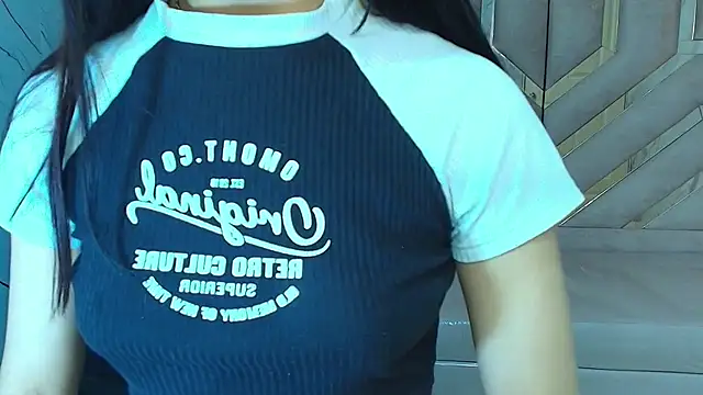 Nanncy r  online show from September 2025 12:37:01 PM