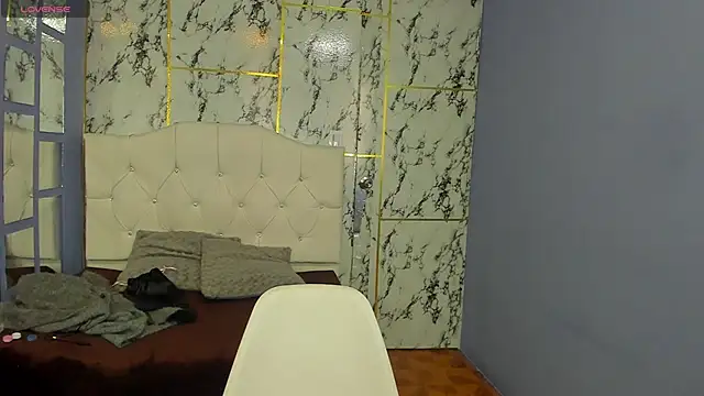 Itsuki N online show from October 2025 12:57:02 PM