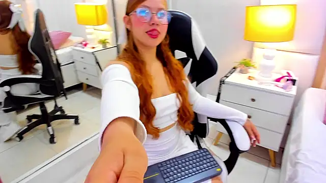 EimmyJones online show from September 2025 03:32:01 AM