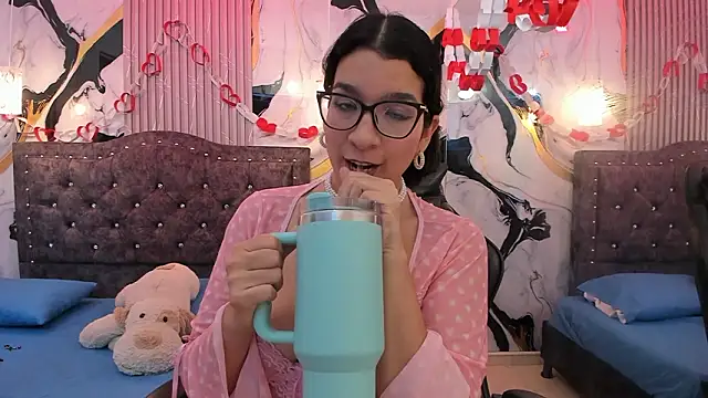 Snapshot of GiaCutee chatting on February 2026 03:16:02 AM GiaCutee online show from February 2026 03:16:02 AM