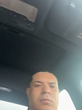 Snapshot of YadielPublic chatting on October 2025 08:00:02 PM YadielPublic online show from October 2025 08:00:02 PM