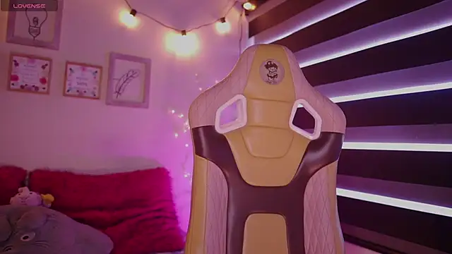 Snapshot of _chloe_moons_ chatting on October 2025 09:34:01 PM chloe moons online show from October 2025 09:34:01 PM