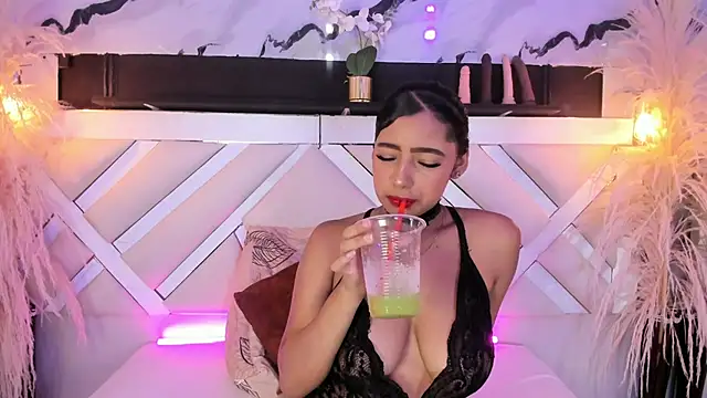 Zoe-Johnson  online show from May 2026 09:23:01 PM
