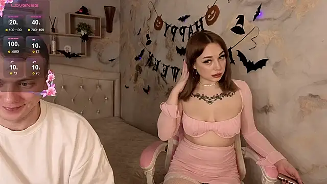 Snapshot of Crystal-Nuts chatting on October 2025 08:29:01 PM Crystal-Nuts online show from October 2025 08:29:01 PM