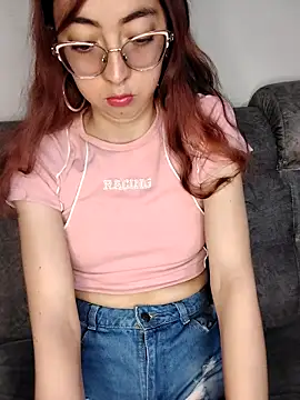 Snapshot of AnnieSparkle chatting on September 2025 12:21:01 AM AnnieSparkle online show from September 2025 12:21:01 AM