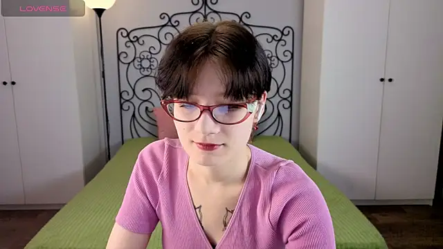 oliviafairy1 online show from September 2025 04:01:02 PM