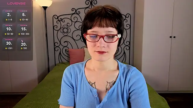 oliviafairy1 online show from October 2025 05:02:02 PM