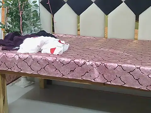 Its-ishikaa online show from November 2025 02:57:02 AM