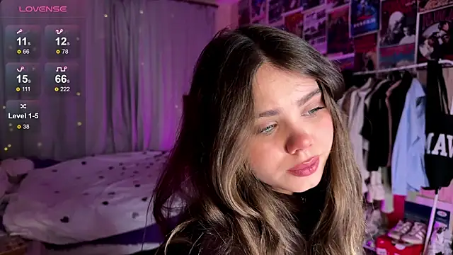 PinkiRay online show from September 2025 04:28:02 PM