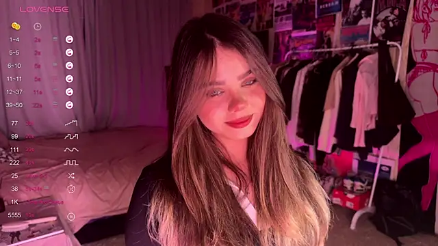 PinkiRay online show from October 2025 05:41:02 PM