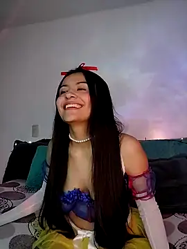 Emmaa  Smiith online show from September 2025 02:43:02 PM