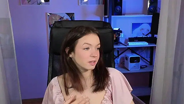 Loona Eclipse online show from October 2025 08:50:01 PM