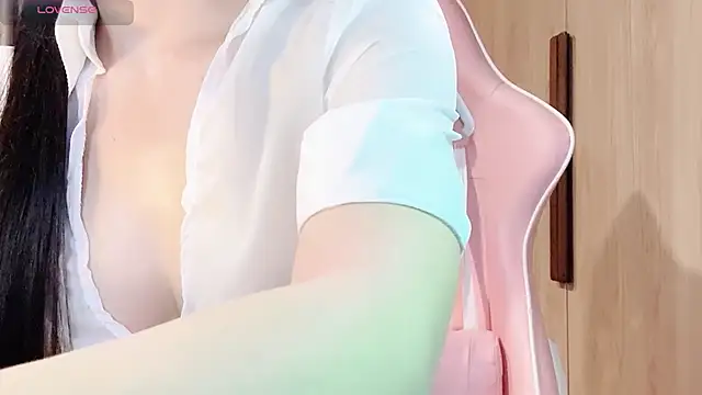 Snapshot of Cherry-Li chatting on September 2025 07:05:01 PM Cherry-Li online show from September 2025 07:05:01 PM