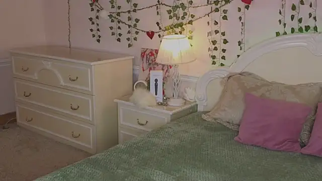 Snapshot of Sonia_Meow chatting on September 2025 06:02:02 AM Sonia Meow online show from September 2025 06:02:02 AM