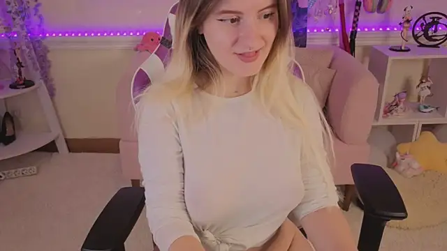 Snapshot of Sonia_Meow chatting on October 2025 05:30:01 AM Sonia Meow online show from October 2025 05:30:01 AM