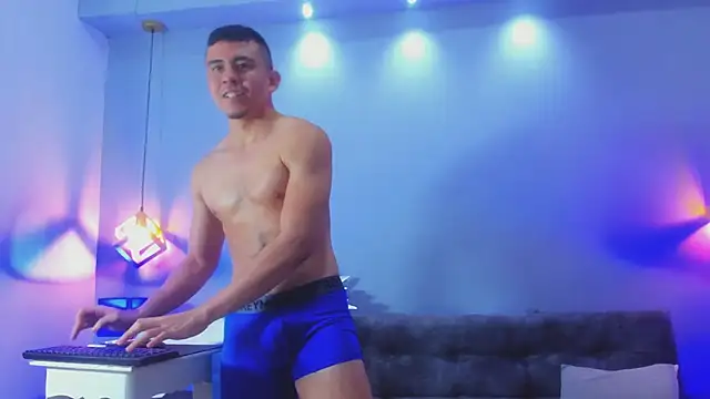 Eross Santy online show from April 2026 05:32:02 PM