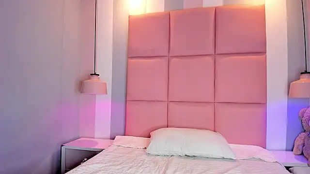 CarolinaFerrer online show from October 2025 02:50:01 PM