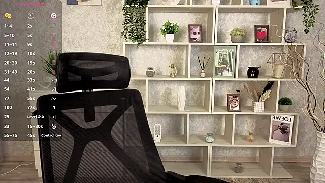 Snapshot of EchoBloom chatting on October 2025 10:41:01 AM EchoBloom online show from October 2025 10:41:01 AM