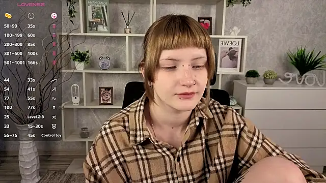 Snapshot of EchoBloom chatting on November 2025 11:20:01 AM EchoBloom online show from November 2025 11:20:01 AM