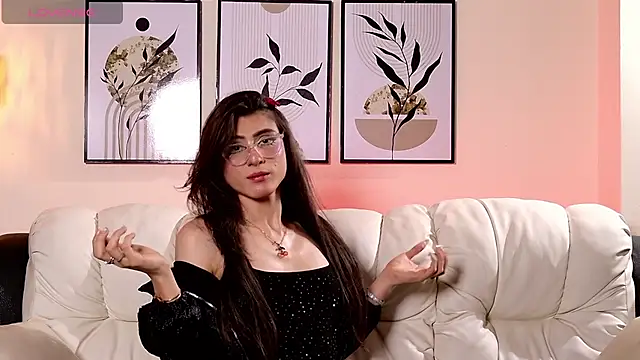 Snapshot of Violeta_Foxz chatting on April 2026 07:14:01 PM Violeta Foxz online show from April 2026 07:14:01 PM