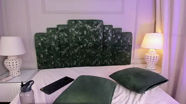 lux bitchx online show from May 2026 03:23:01 AM