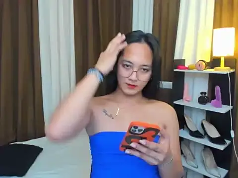 Snapshot of URHottestAngel chatting on October 2025 05:11:02 PM URHottestAngel online show from October 2025 05:11:02 PM