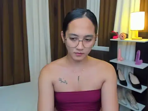 Snapshot of URHottestAngel chatting on October 2025 12:53:02 PM URHottestAngel online show from October 2025 12:53:02 PM