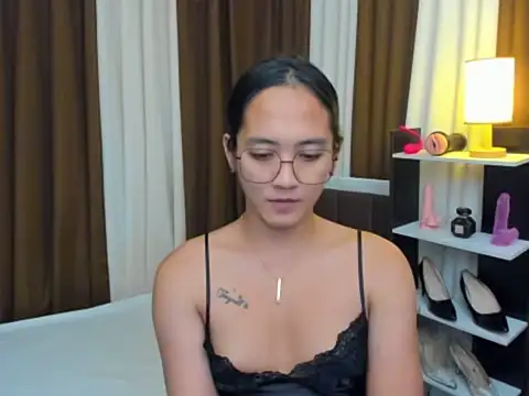 Snapshot of URHottestAngel chatting on October 2025 12:41:02 PM URHottestAngel online show from October 2025 12:41:02 PM