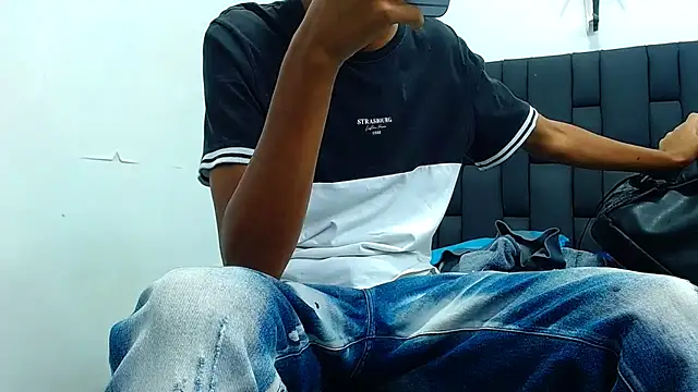 Snapshot of daniel_evans69 chatting on October 2025 12:19:02 PM daniel evans69 online show from October 2025 12:19:02 PM