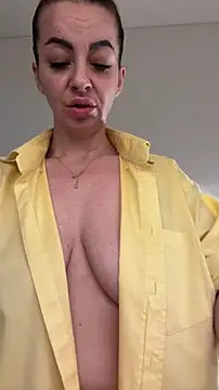 Roxanne Skye online show from December 2025 05:25:01 AM