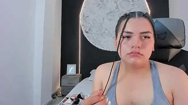 Snapshot of ScarletMoon1_ chatting on October 2025 08:31:01 PM ScarletMoon1 online show from October 2025 08:31:01 PM