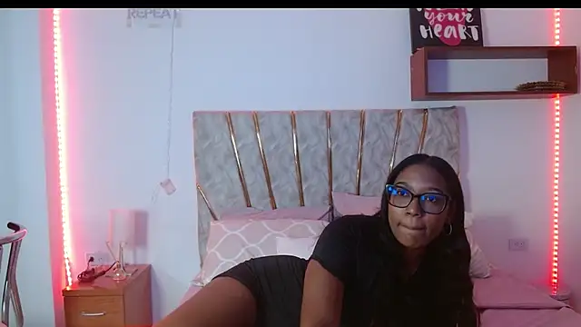 Snapshot of Velvetyanis chatting on September 2025 02:08:01 PM Velvetyanis online show from September 2025 02:08:01 PM