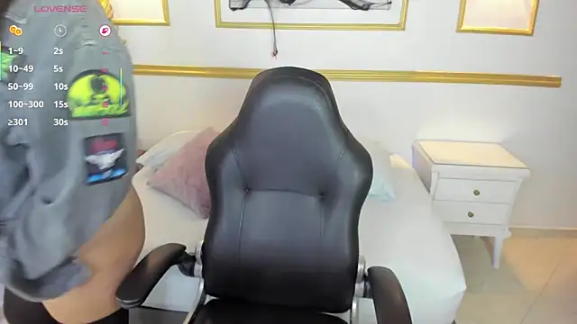 Snapshot of alice_coopperx chatting on October 2025 12:17:02 PM alice coopperx online show from October 2025 12:17:02 PM