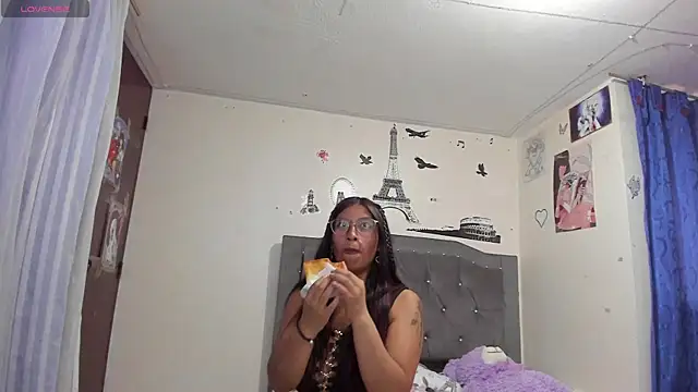 Snapshot of Megan_Darcy chatting on April 2026 07:05:01 PM Megan Darcy online show from April 2026 07:05:01 PM