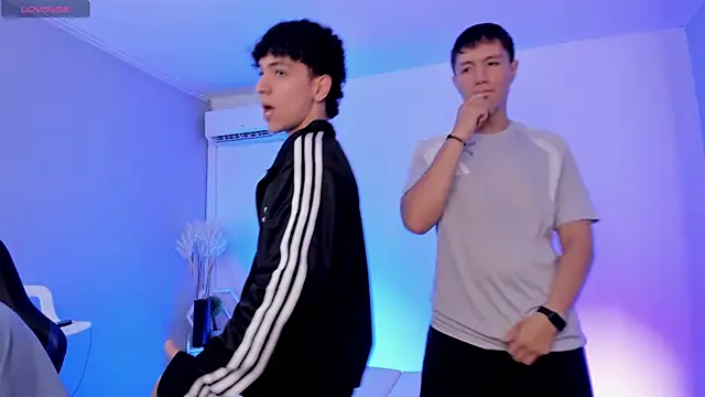 Handsomeboyss19 online show from May 2026 08:38:02 PM