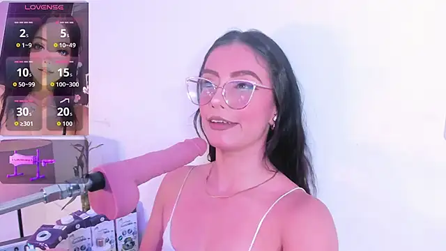 Snapshot of valentinna_montess chatting on February 2026 12:43:02 PM valentinna montess online show from February 2026 12:43:02 PM