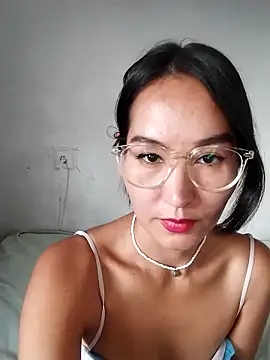 Snapshot of Luu-Lii777 chatting on October 2025 09:43:01 AM Luu-Lii777 online show from October 2025 09:43:01 AM