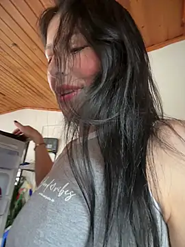 Mia salinass online show from April 2026 08:26:02 PM